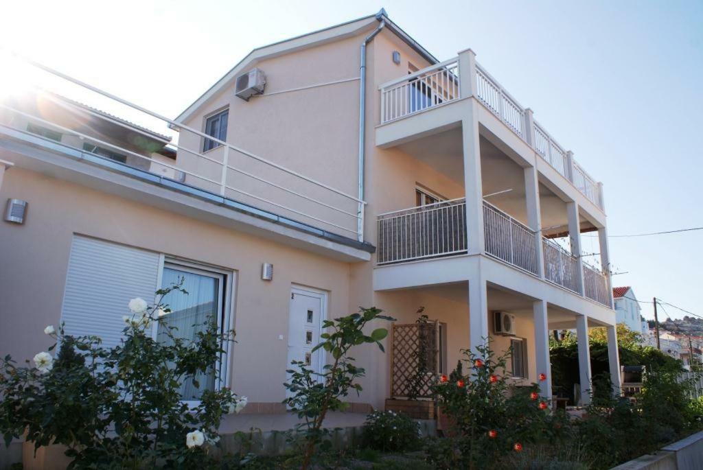 Apartments Nena - Трогир Экстерьер фото