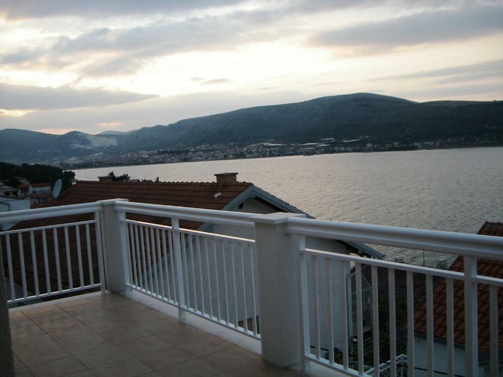 Apartments Nena - Трогир Экстерьер фото